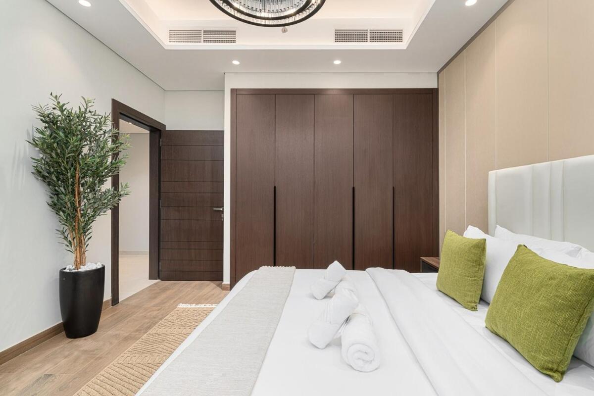 Royal Vista At Nobles Tower - Business Bay Views - Brand New Luxury 3br Appartement
