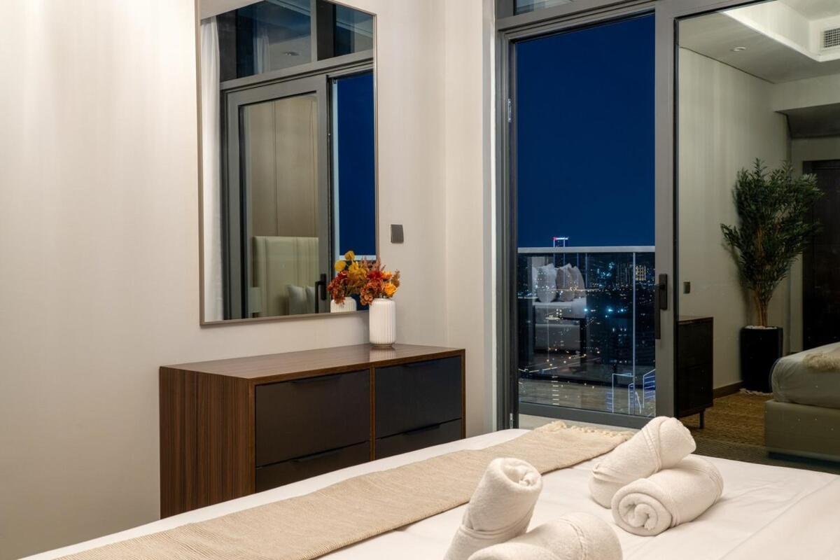 Royal Vista At Nobles Tower - Business Bay Views - Brand New Luxury 3br Appartement